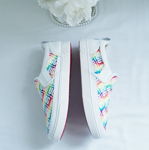 NEW UGG Caplan White Rainbow Slip On Sneakers Size 6 Kids/Youth / Size 8 Women's - Picture 8 of 14